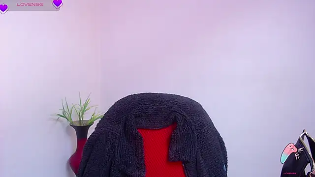 Snapshot of Hannaaaa__ chatting on 4, 1, 2025 Hannaaaa online show from 4, 1, 2025