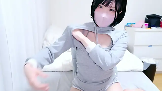 Snapshot of _HIKARU_ chatting on 17, 3, 2025 HIKARU online show from 17, 3, 2025