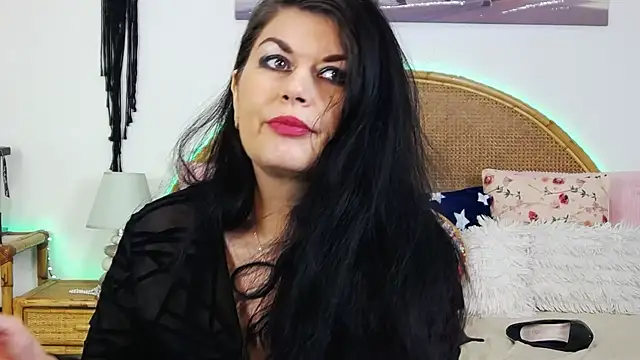 Snapshot of EllenGrace chatting on 5, 1, 2025 EllenGrace online show from 5, 1, 2025