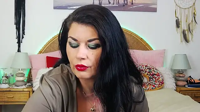 Snapshot of EllenGrace chatting on 8, 3, 2025 EllenGrace online show from 8, 3, 2025