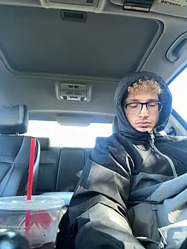 Snapshot of CreamyAustin chatting on 31, 10, 2025 CreamyAustin online show from 31, 10, 2025