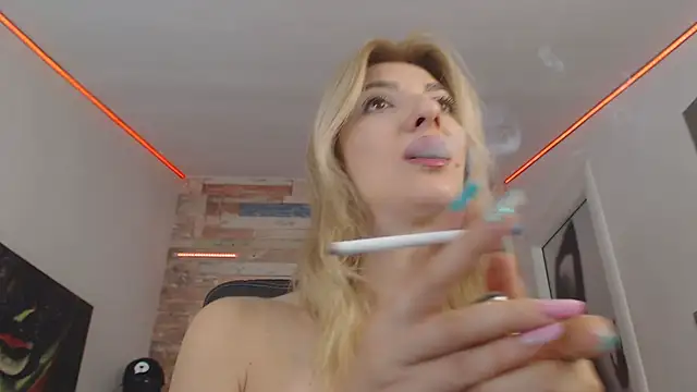 Snapshot of RileyLanna chatting on 18, 10, 2025 RileyLanna online show from 18, 10, 2025