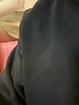 Snapshot of POCARI_SWEAT chatting on 9, 11, 2025 POCARI SWEAT online show from 9, 11, 2025