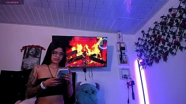 Alaia Asuka online show from 24, 9, 2025