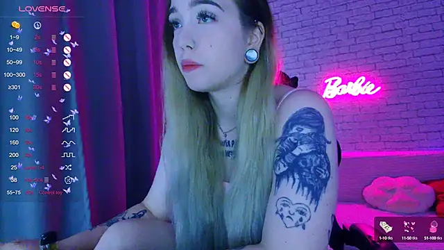 Snapshot of -Stacyy- chatting on 11, 10, 2025 -Stacyy- online show from 11, 10, 2025