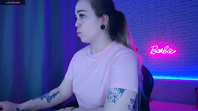 -Stacyy- online show from 8, 4, 2026