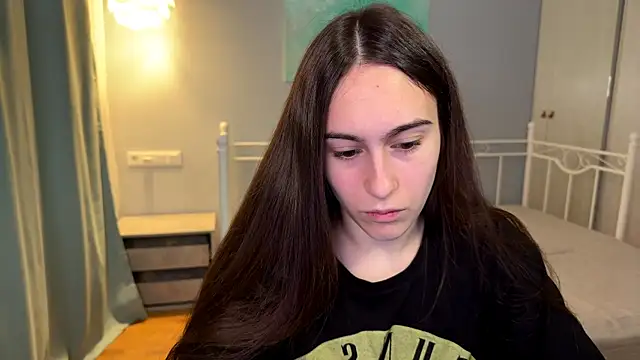 Snapshot of AliceKolltt chatting on 17, 7, 2026 AliceKolltt online show from 17, 7, 2026