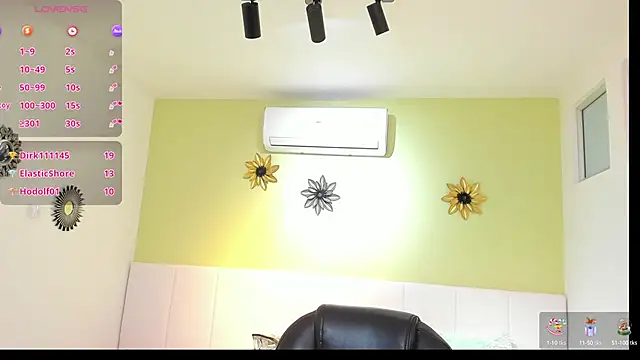 Snapshot of katia_bigboobs1 chatting on 24, 12, 2024 katia bigboobs1 online show from 24, 12, 2024