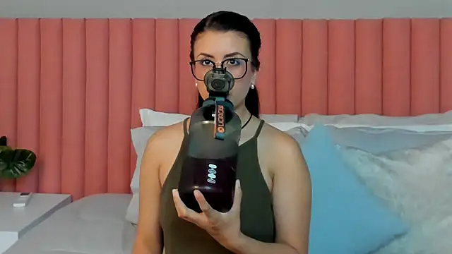 EmaSaenz online show from 1, 4, 2026