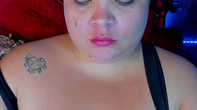 Snapshot of sobigcurvy4u chatting on 19, 12, 2024 sobigcurvy4u online show from 19, 12, 2024