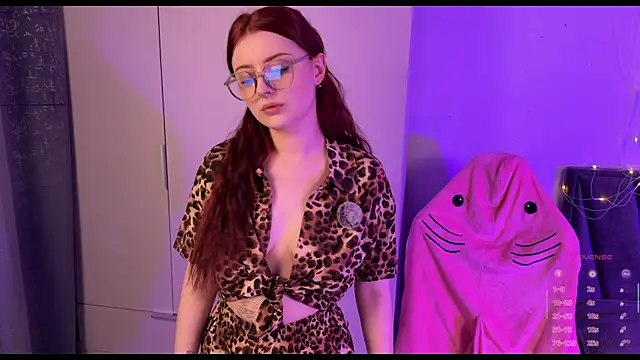 RozieRose online show from 10, 9, 2025