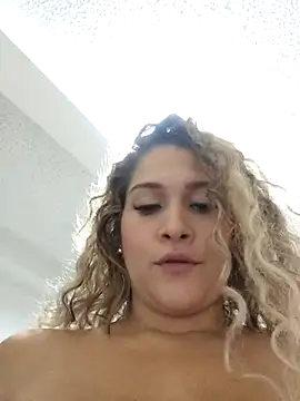 Snapshot of Sara_smiiith211 chatting on 2, 3, 2025 Sara smiiith211 online show from 2, 3, 2025