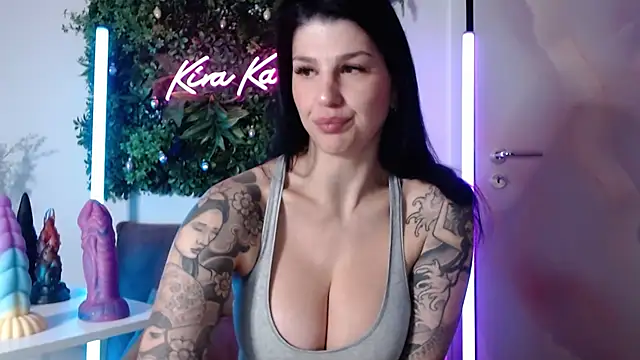 Snapshot of KiraKane1 chatting on 8, 10, 2025 KiraKane1 online show from 8, 10, 2025