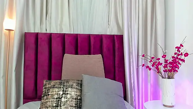 Emilywatsonn online show from 6, 2, 2025