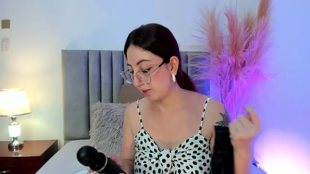 Emilywatsonn online show from 10, 2, 2025