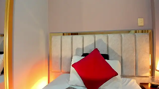 Emilywatsonn online show from 21, 11, 2025