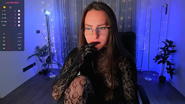 Snapshot of Alicia_x_art chatting on 2, 12, 2024 Alicia x art online show from 2, 12, 2024