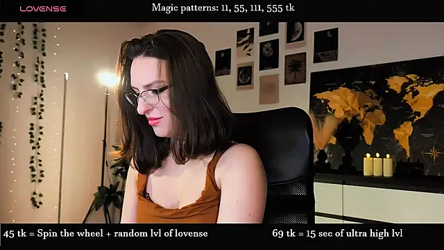 Snapshot of Alicia_x_art chatting on 6, 6, 2026 Alicia x art online show from 6, 6, 2026