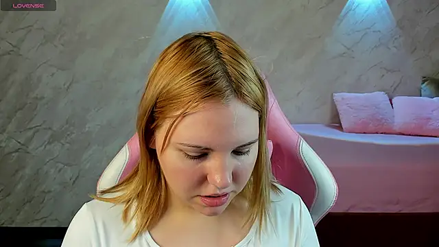 Snapshot of Stacy_Luv chatting on 2, 2, 2026 Stacy Luv online show from 2, 2, 2026