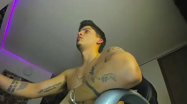 charlie hotxxx online show from 14, 3, 2025