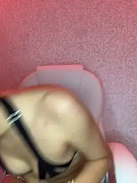 Snapshot of _Aura- chatting on 19, 2, 2025  Aura- online show from 19, 2, 2025