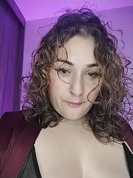 saara queen  online show from 2, 11, 2025