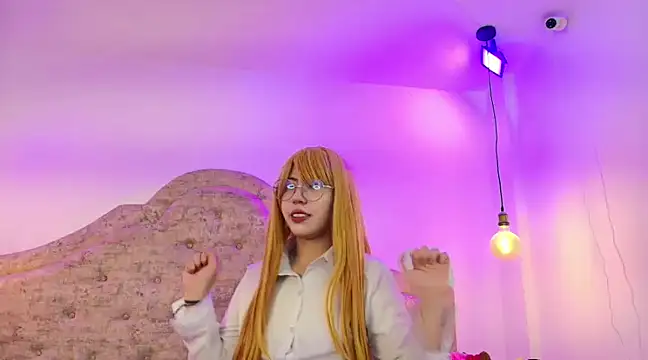 Snapshot of Purplee_Baby chatting on 8, 2, 2025 Purplee Baby online show from 8, 2, 2025