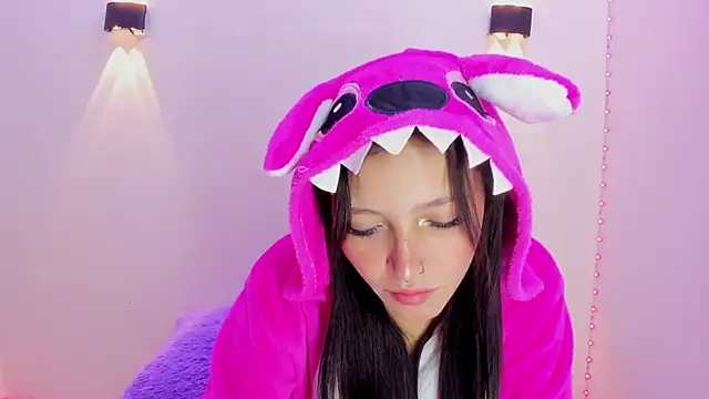 Threesome-no-mercy online show from 22, 3, 2025