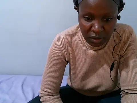 Snapshot of femaqueen chatting on 29, 4, 2026 femaqueen online show from 29, 4, 2026