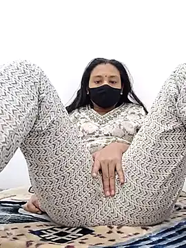 Snapshot of Aaradhya chatting on 21, 4, 2026 Aaradhya online show from 21, 4, 2026