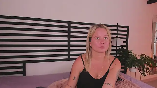 stefanny ruiz  online show from 18, 1, 2025