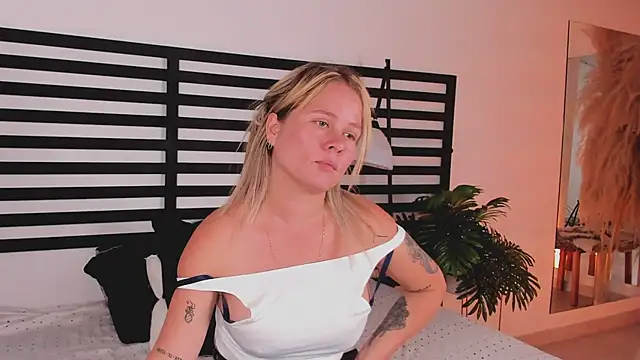 stefanny ruiz  online show from 21, 1, 2025