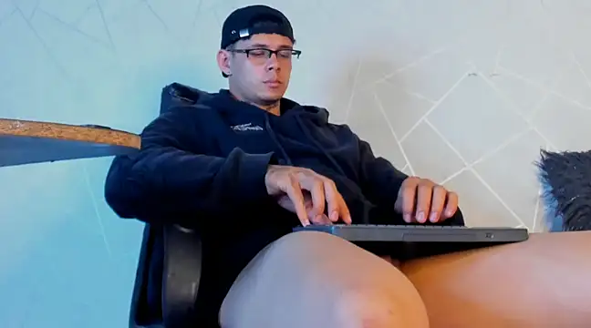 NoahhBrown online show from 12, 1, 2025