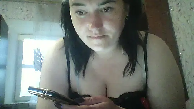 HollyLaBerry online show from 12, 5, 2026