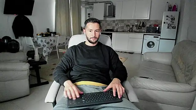 Snapshot of ZackFraser chatting on 6, 10, 2025 ZackFraser online show from 6, 10, 2025