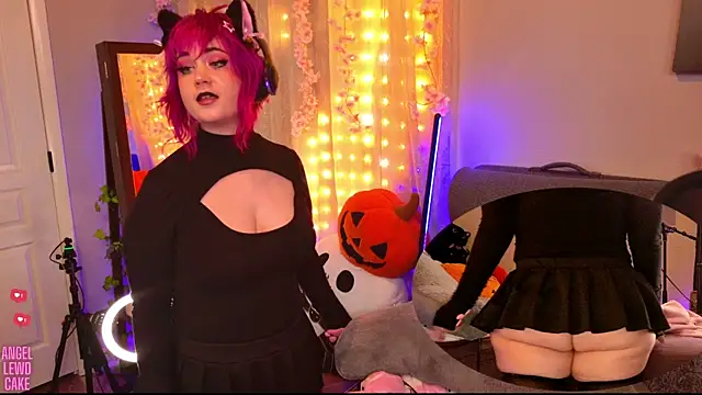 Snapshot of Angel-Lewd-Cake chatting on 11, 9, 2025 Angel-Lewd-Cake online show from 11, 9, 2025