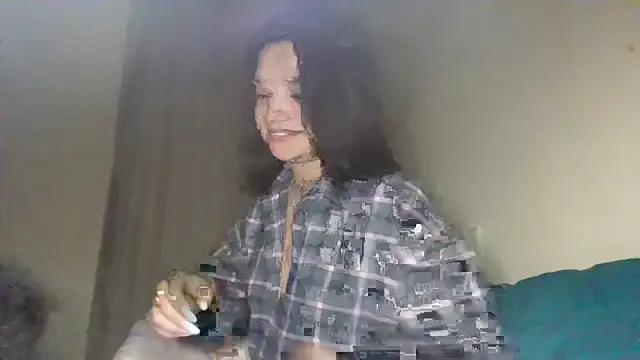 Snapshot of Linusya chatting on 3, 12, 2025 Linusya online show from 3, 12, 2025