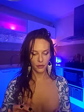 Snapshot of Luna_Kitanna chatting on 8, 12, 2024 Luna Kitanna online show from 8, 12, 2024