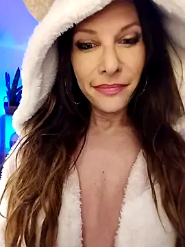 Snapshot of Luna_Kitanna chatting on 2, 3, 2025 Luna Kitanna online show from 2, 3, 2025