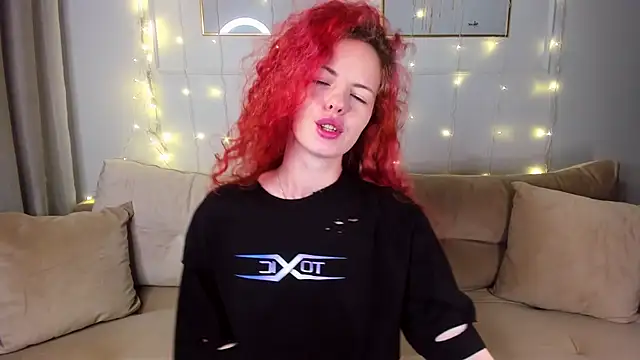 Snapshot of RubyAttwood chatting on 6, 3, 2025 RubyAttwood online show from 6, 3, 2025