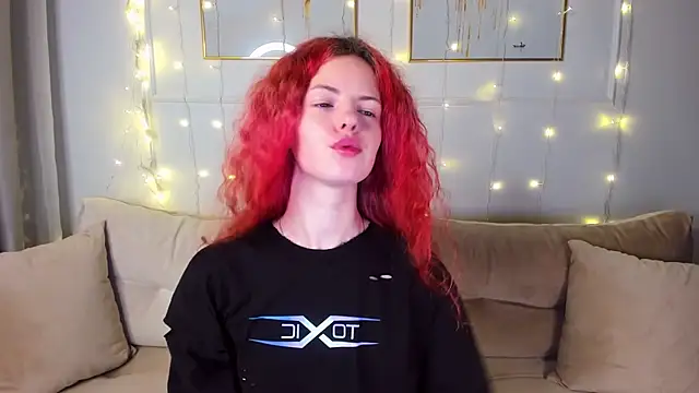 Snapshot of RubyAttwood chatting on 8, 3, 2025 RubyAttwood online show from 8, 3, 2025