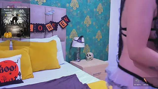 Snapshot of SuzanSmithh chatting on 18, 10, 2025 SuzanSmithh online show from 18, 10, 2025