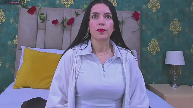 Snapshot of SuzanSmithh chatting on 25, 11, 2025 SuzanSmithh online show from 25, 11, 2025