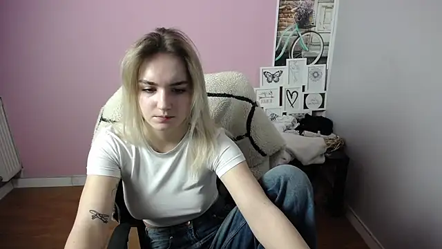Snapshot of viktoria_lovely chatting on 18, 2, 2025 viktoria lovely online show from 18, 2, 2025