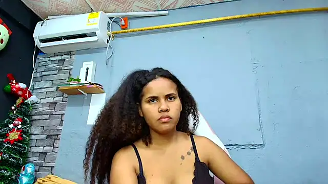 Snapshot of makena18 chatting on 4, 2, 2025 makena18 online show from 4, 2, 2025