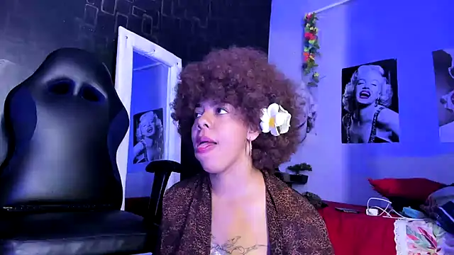 Alika01 online show from 13, 2, 2025