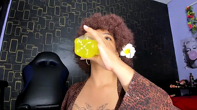 Alika01 online show from 14, 2, 2025