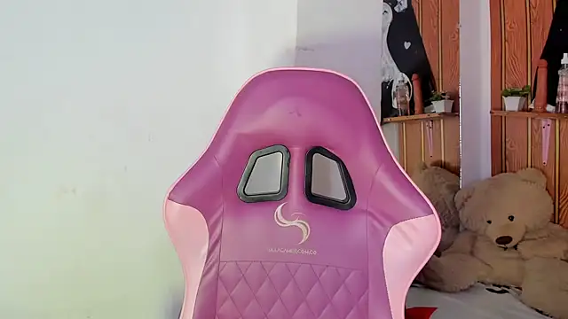 Alika01 online show from 1, 12, 2025