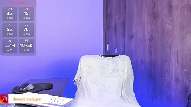 Snapshot of Demian_cute18 chatting on 1, 10, 2025 Demian cute18 online show from 1, 10, 2025