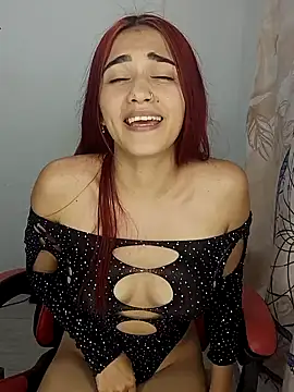 Snapshot of karol_cortes_18 chatting on 6, 2, 2025 karol cortes 18 online show from 6, 2, 2025